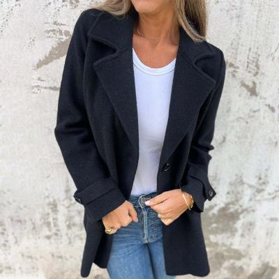 LM | Streamlined jacket with buttons for women