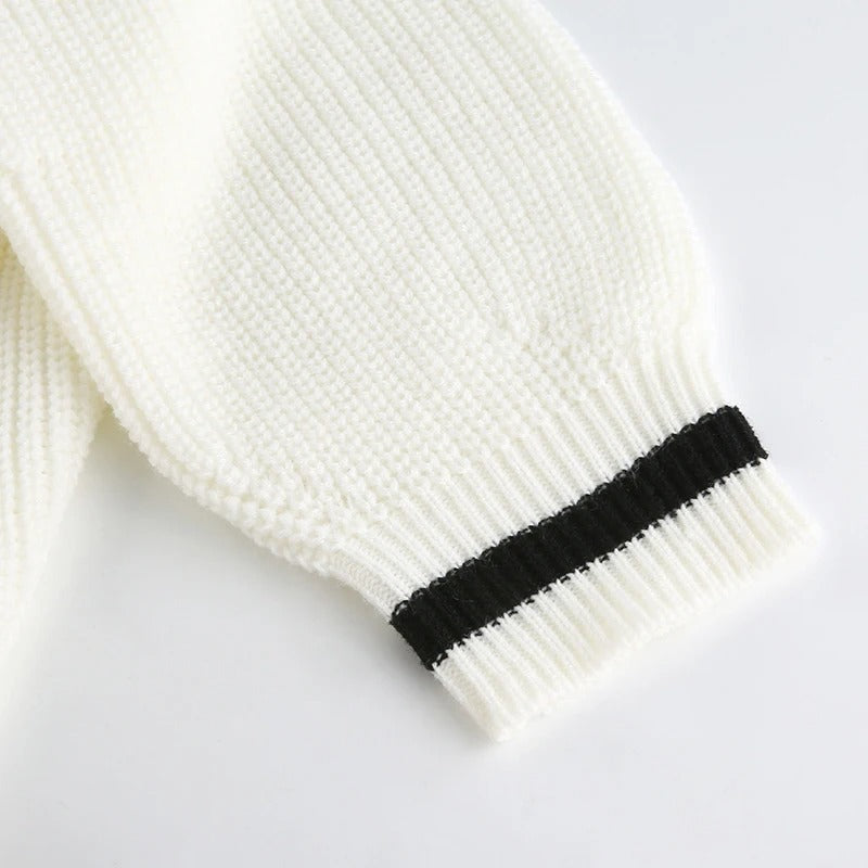 LM | MW - Elegant V-neck sweater