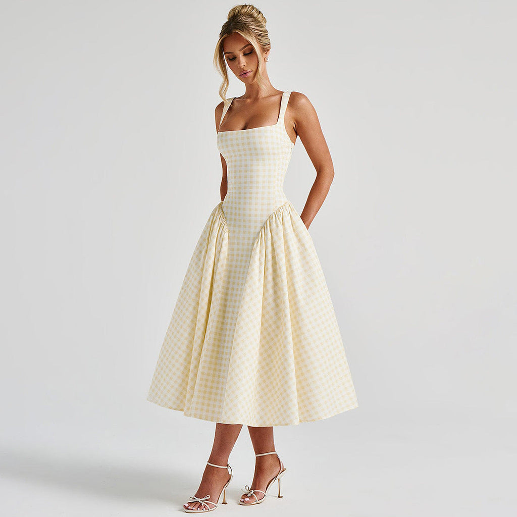 Classic Vintage Dress with a Flattering Fit