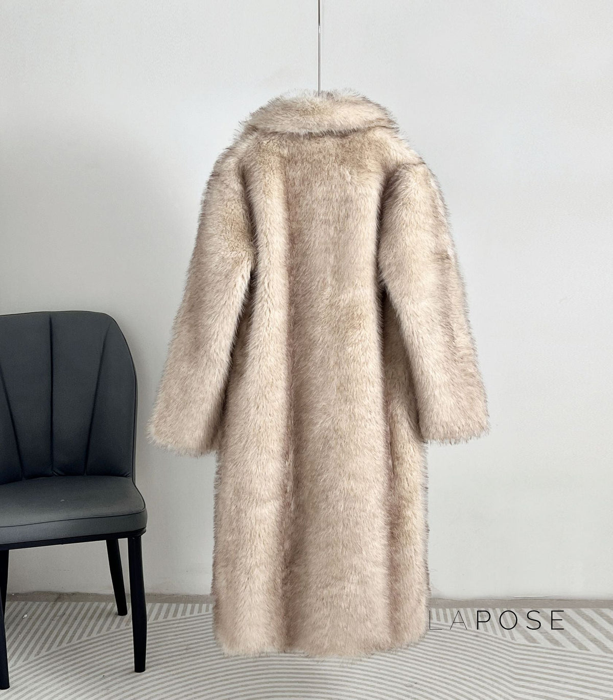 Beautifully Finished Coat in a Timeless Design