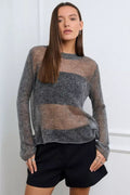 Well Tailored Blouse with a Graceful Silhouette