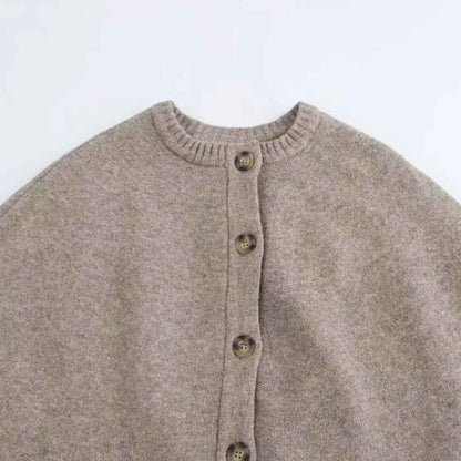 LM | Elegant button cape