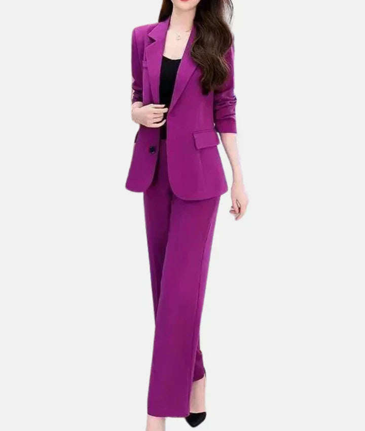 LM | Elegant trouser suit with fitted blazer
