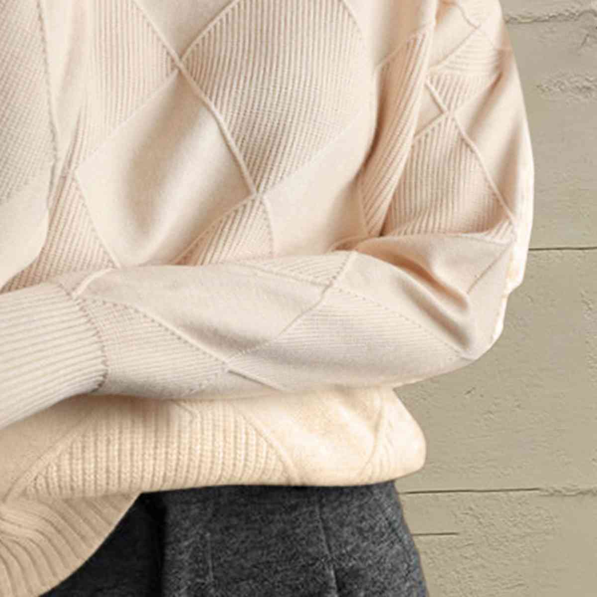 LM | Versatile and comfortable sweater