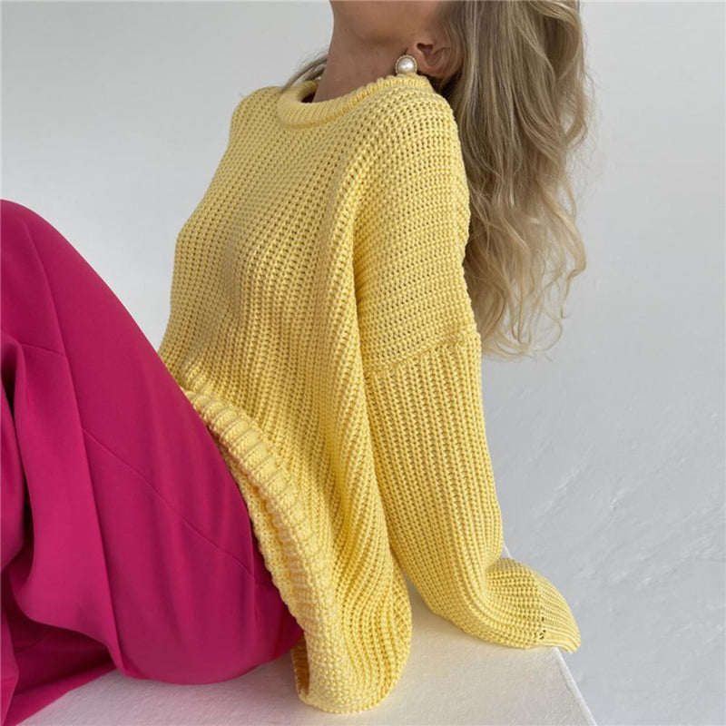 LM | Cozy knitted sweater with a round neckline