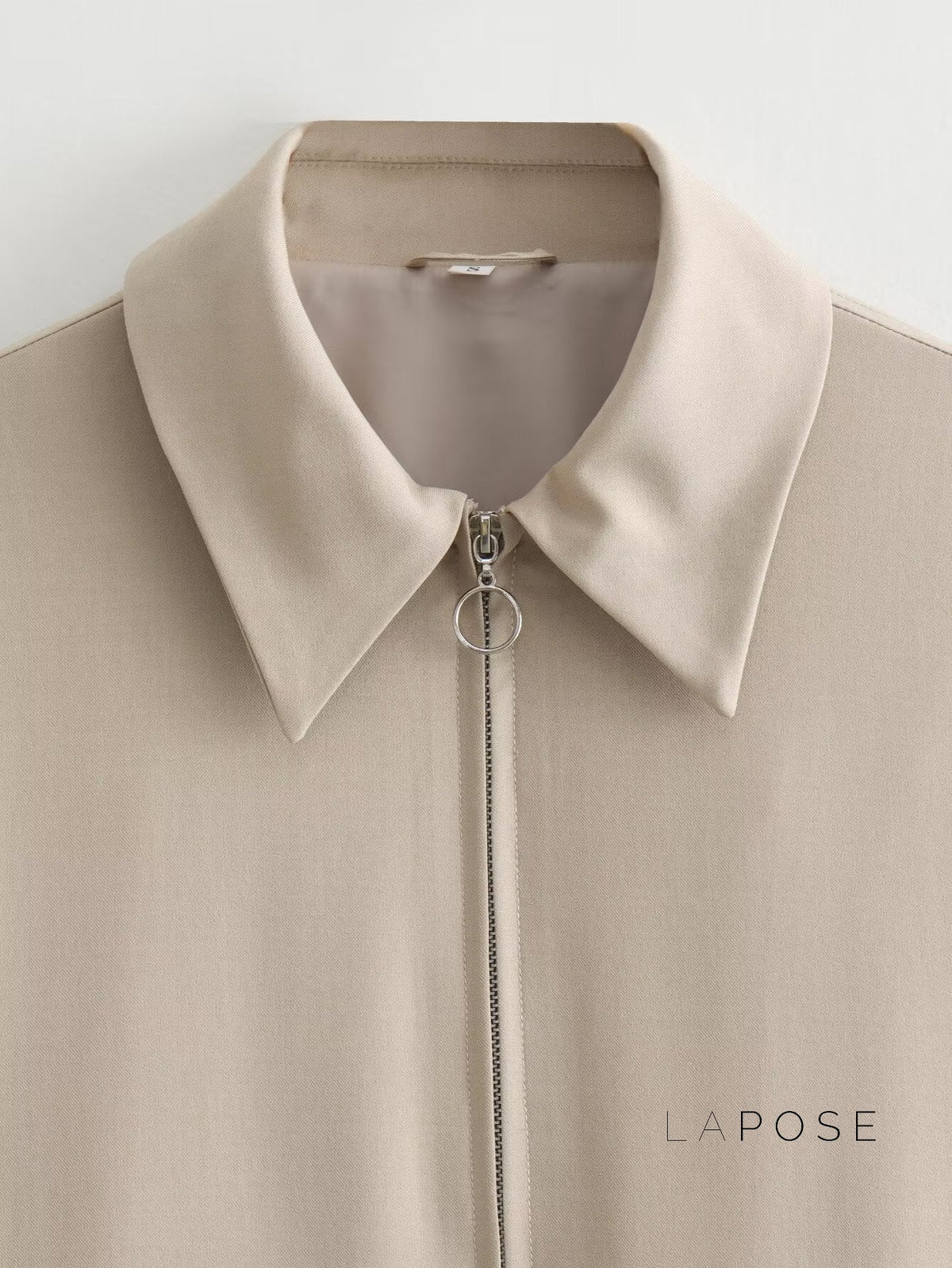 Well Tailored Jacket with a Graceful Silhouette