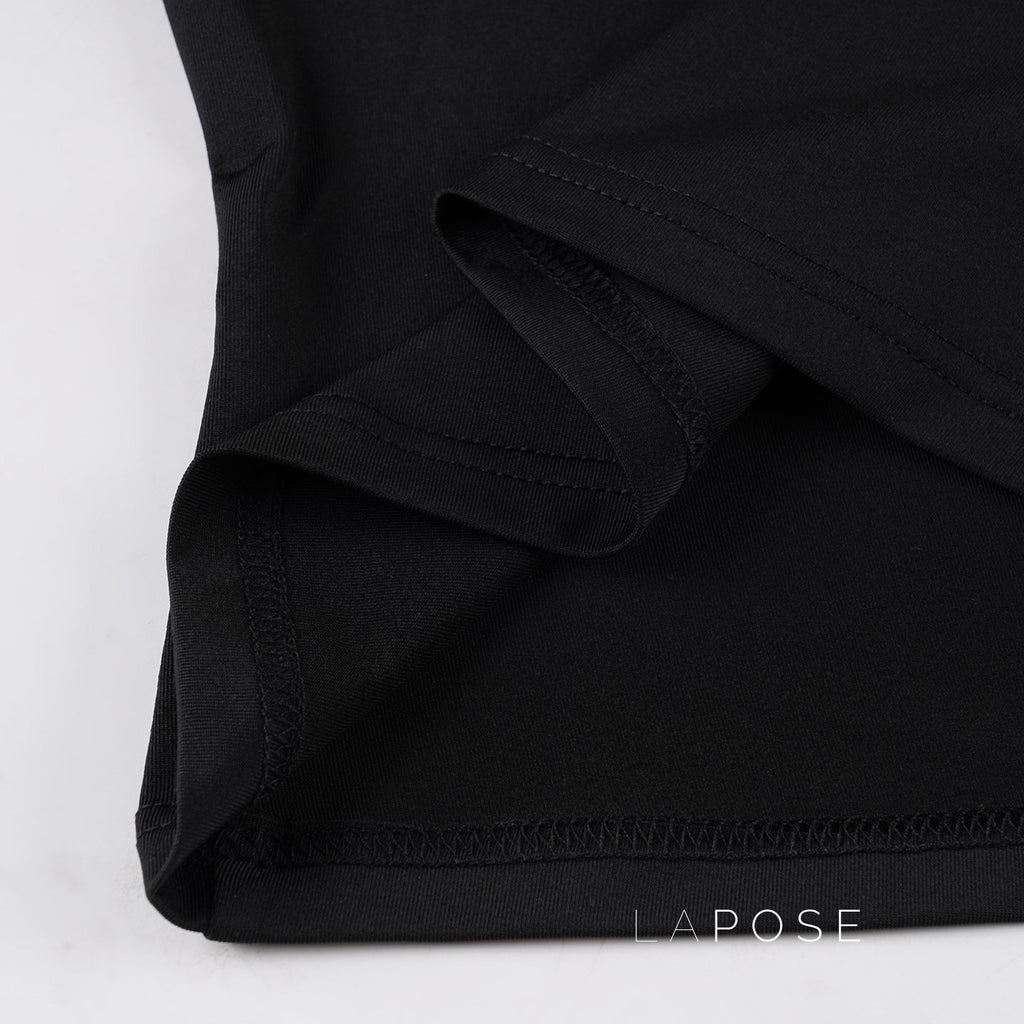 Well Tailored Top with a Graceful Silhouette