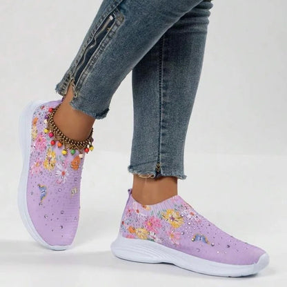 LM | Stylish, breathable slip-on sneakers