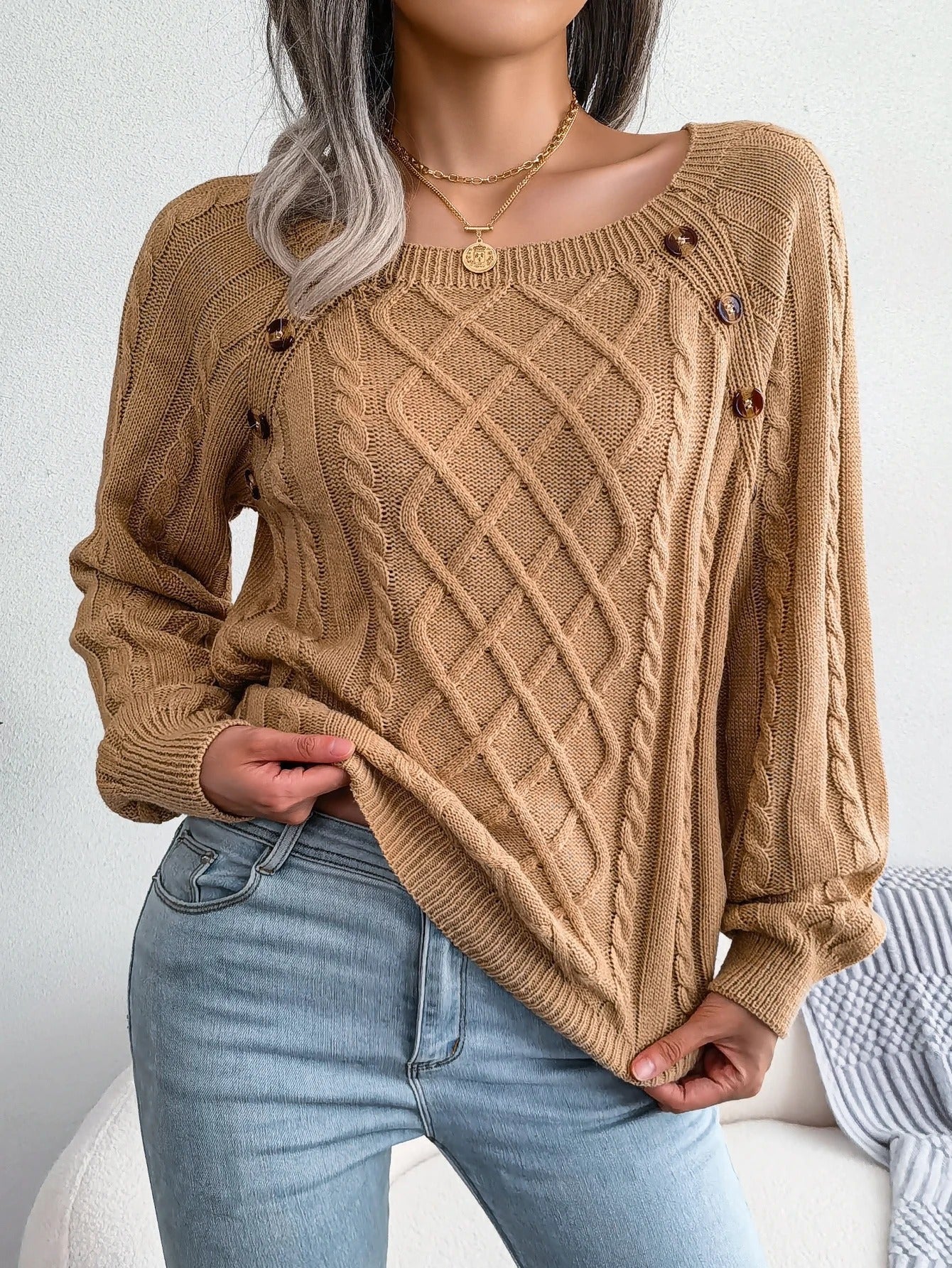 LM | MW - Stylish cable knit sweater