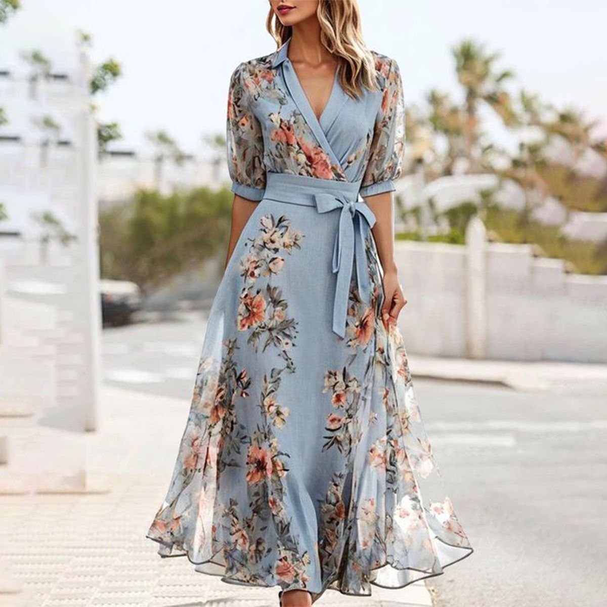 LM | Blue midi dress with short sleeves and a pointed neckline