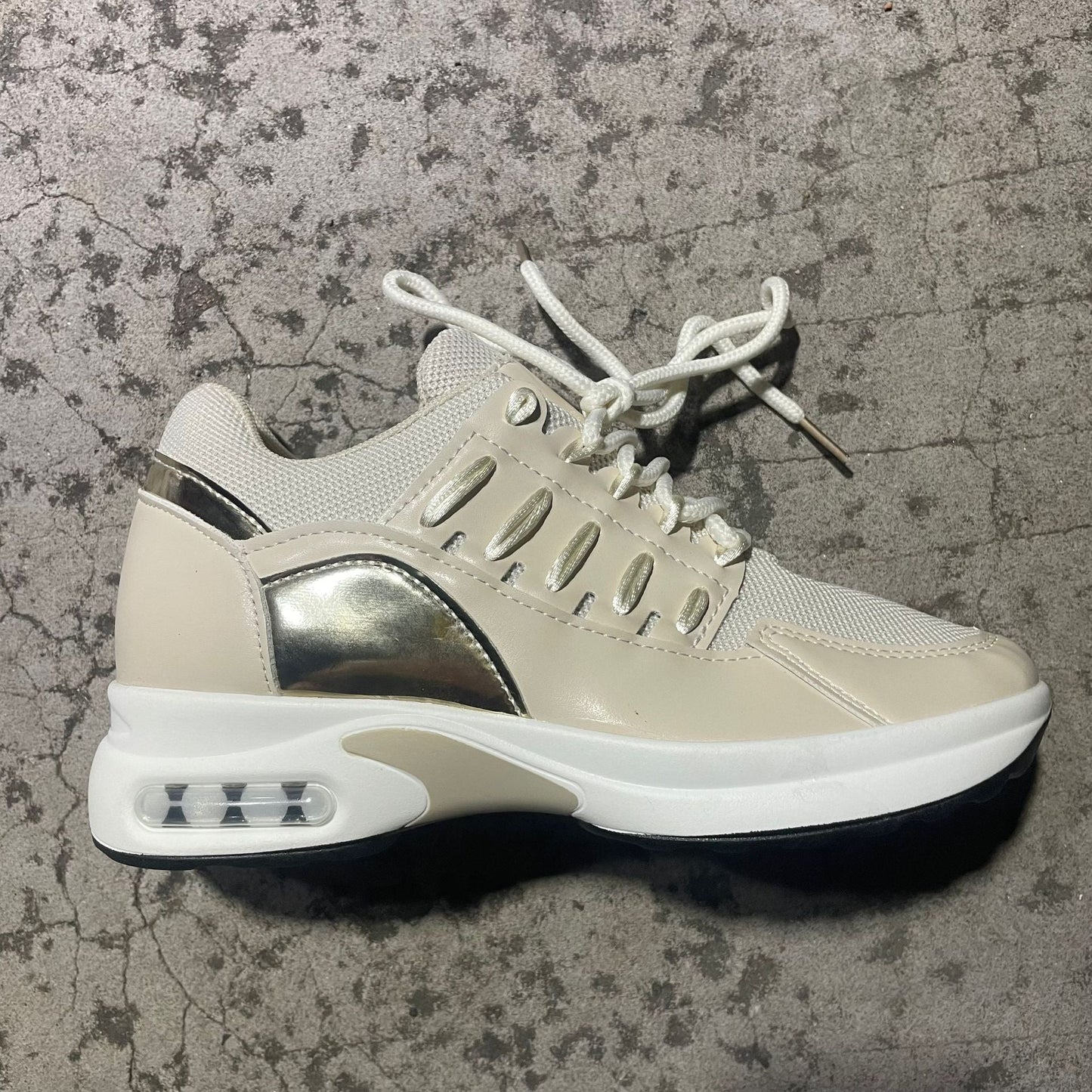 Chic Orthopedic Trainers with Unique Design