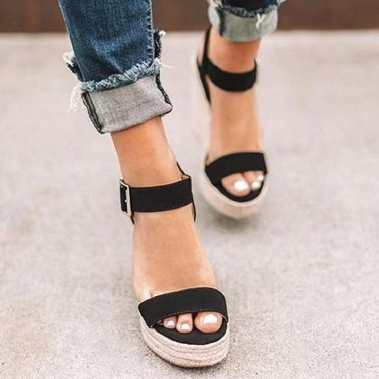 Graceful Orthopedic Sandals for Modern Look