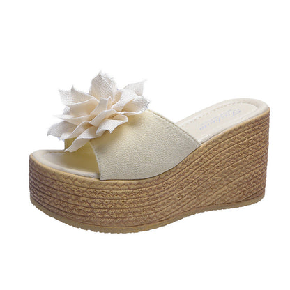 Graceful Orthopedic Sandals for Modern Look