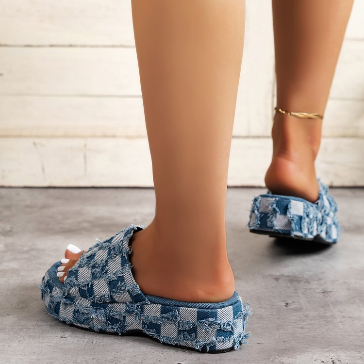 Graceful Orthopedic Sandals for Modern Look