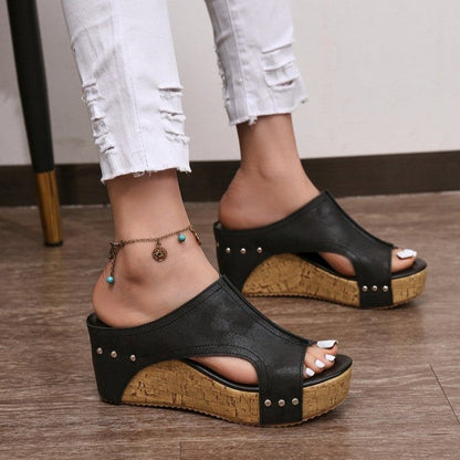 Chic Orthopedic Sandals with Unique Design