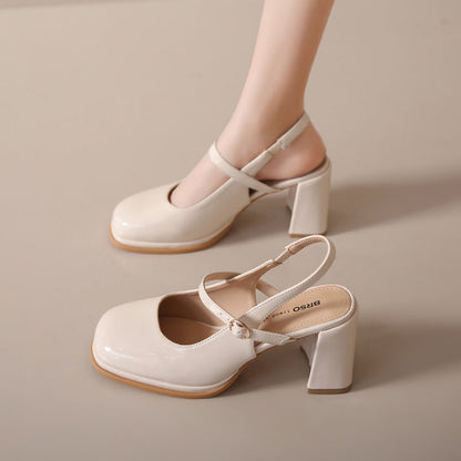 LM | Shoes with chunky heel and adjustable strap