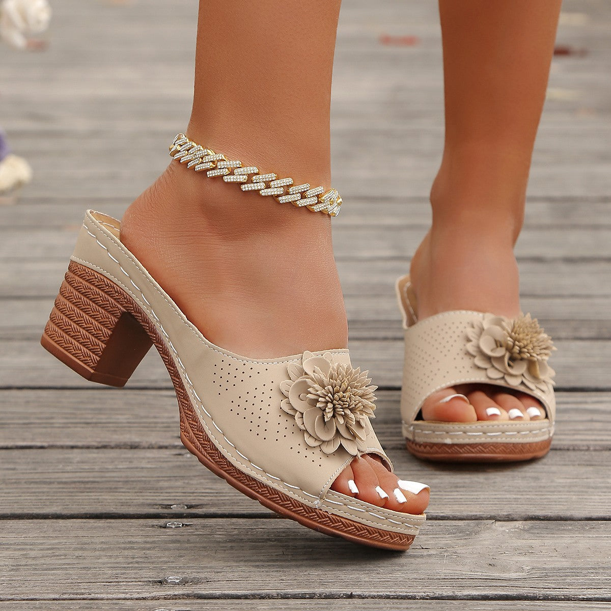 Chic Orthopedic Sandals with Unique Design