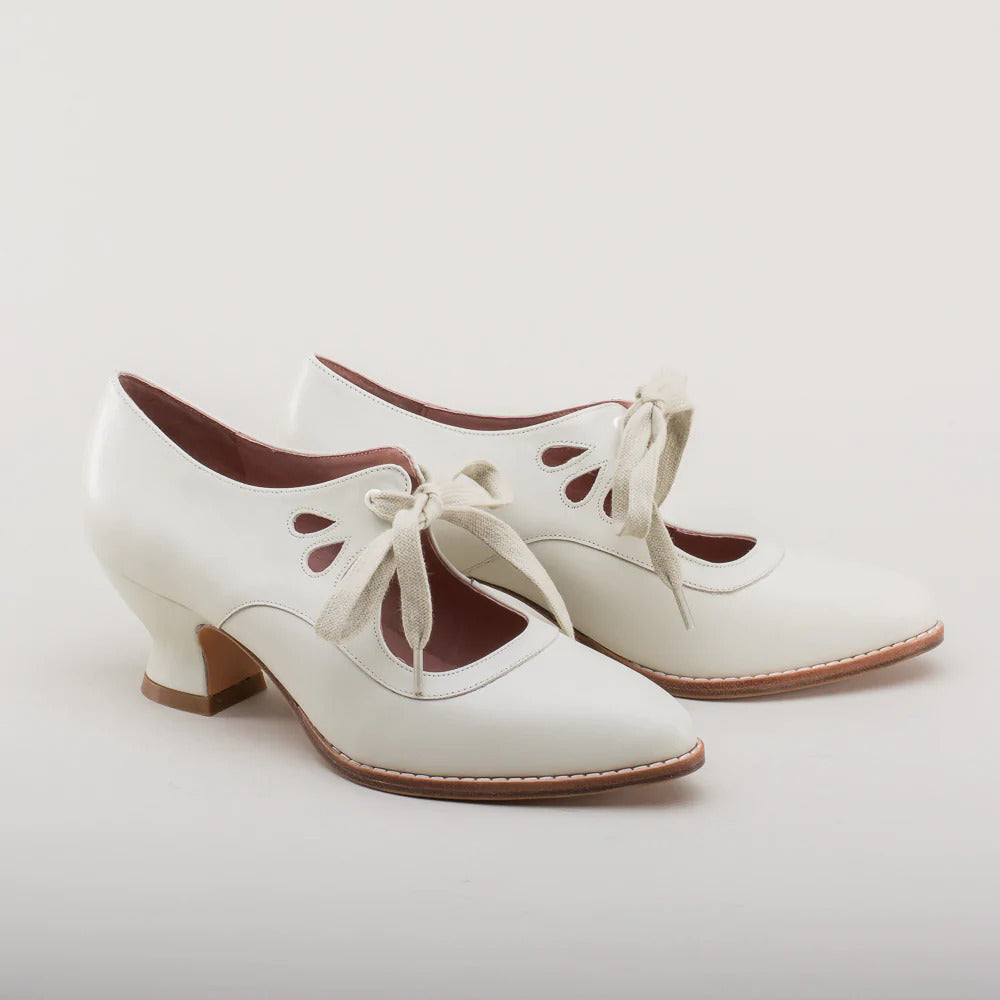 Chic Orthopedic Shoes with Unique Design