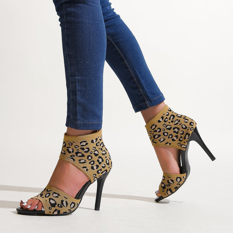 Graceful Orthopedic Sandals for Modern Look