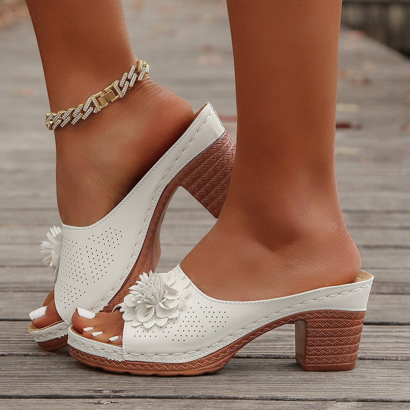 Chic Orthopedic Sandals with Unique Design