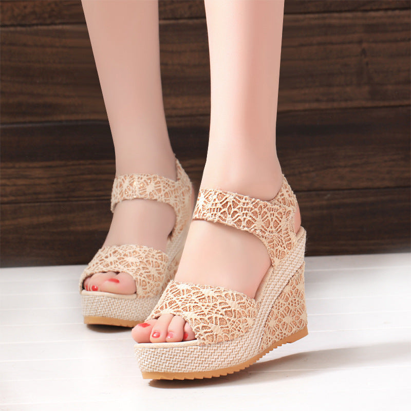 Graceful Orthopedic Sandals for Modern Look
