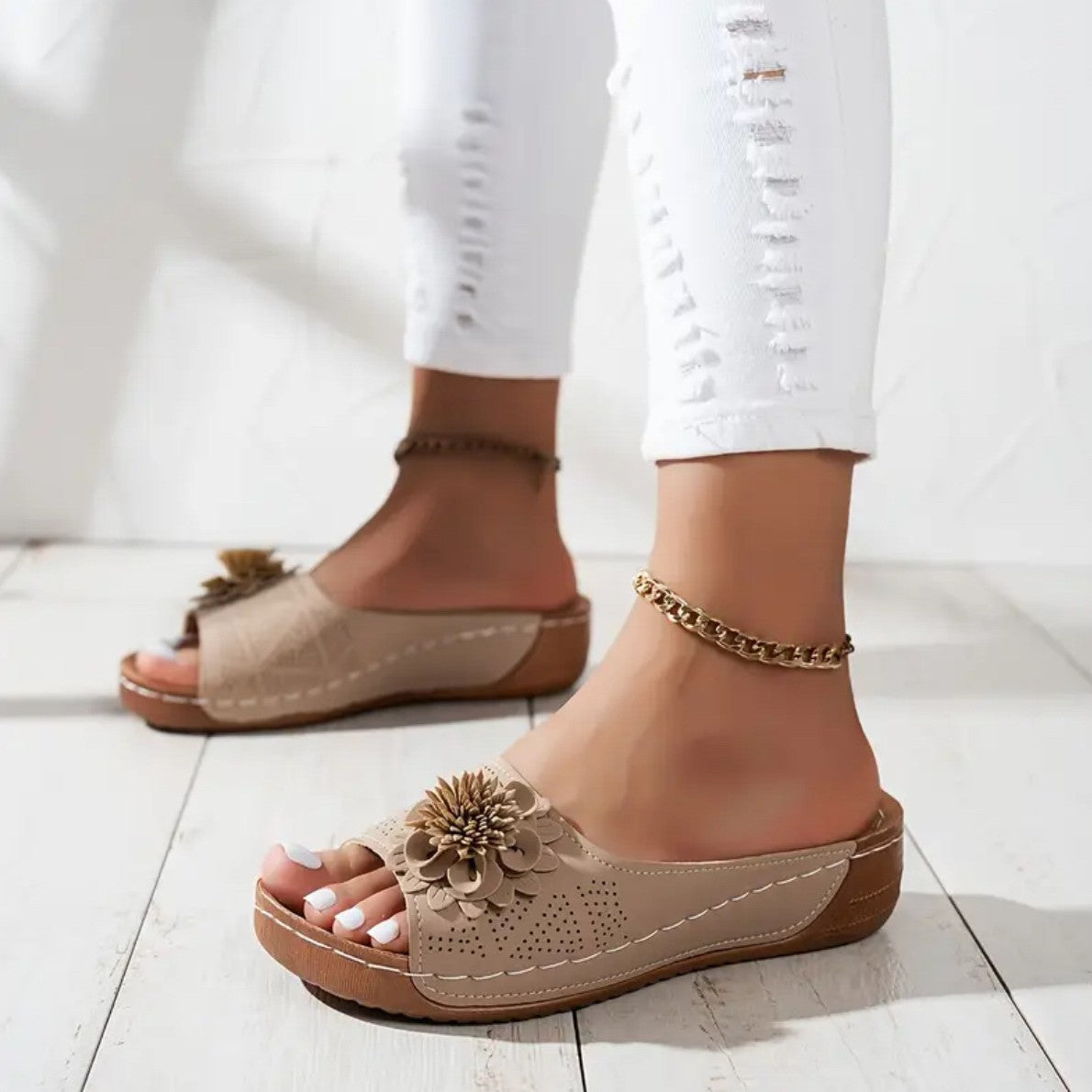 Graceful Orthopedic Sandals for Modern Look