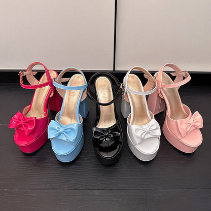Graceful Orthopedic Sandals for Modern Look