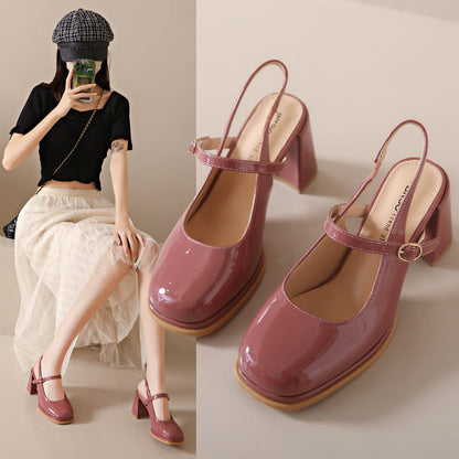LM | Shoes with chunky heel and adjustable strap