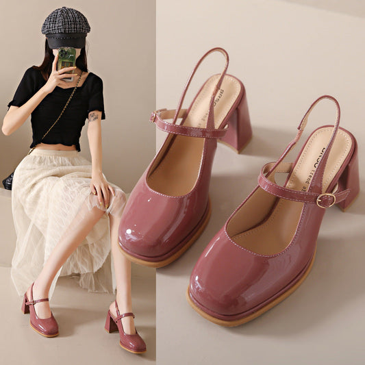 LM | Shoes with chunky heel and adjustable strap