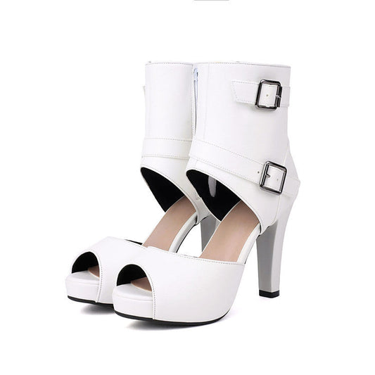 Graceful Orthopedic Sandals for Modern Look