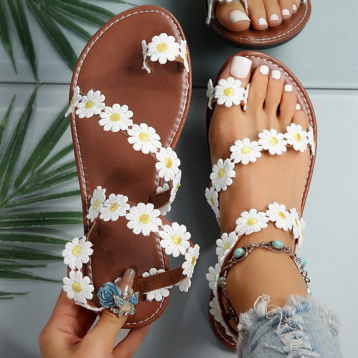 Graceful Orthopedic Sandals for Modern Look