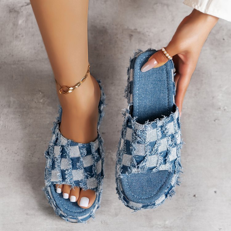 Graceful Orthopedic Sandals for Modern Look