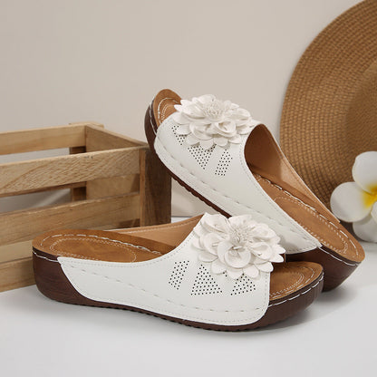 Chic Orthopedic Sandals with Unique Design