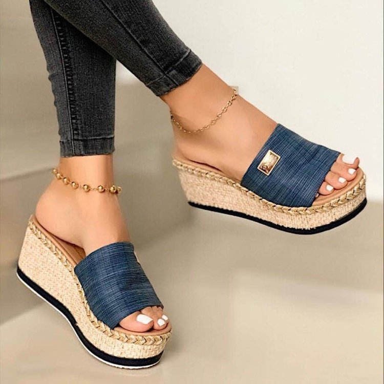 Graceful Orthopedic Sandals for Modern Look