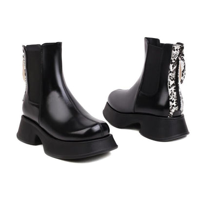 Graceful Orthopedic Boots for Modern Look