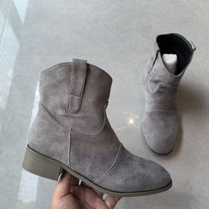 Graceful Orthopedic Boots for Modern Look