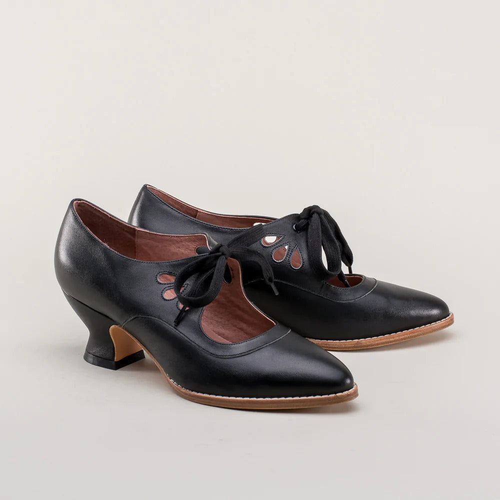 Chic Orthopedic Shoes with Unique Design