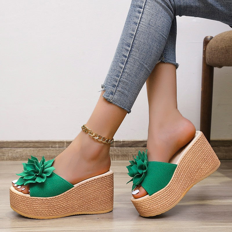 Graceful Orthopedic Sandals for Modern Look