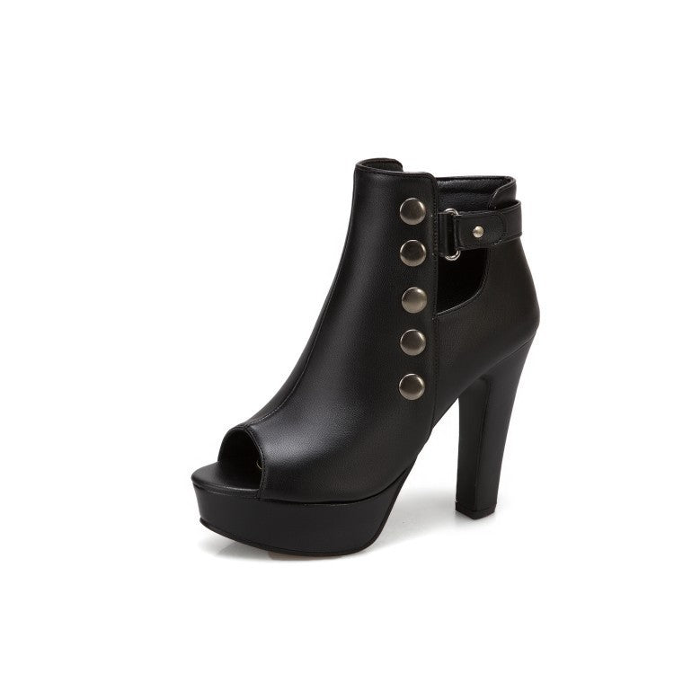 Classic Orthopedic Sandals with Timeless Style