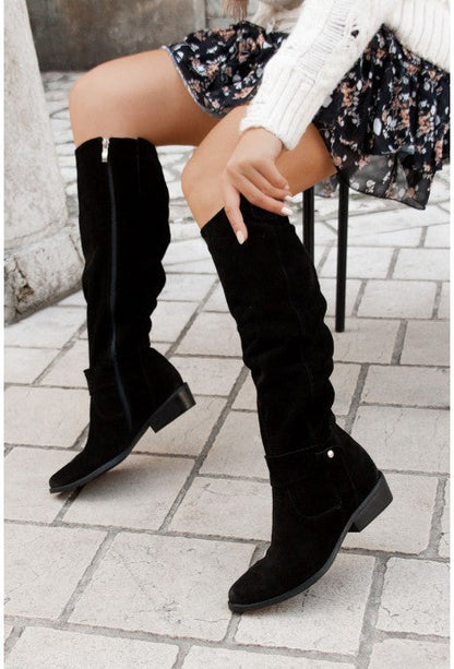 Graceful Orthopedic Boots for Modern Look