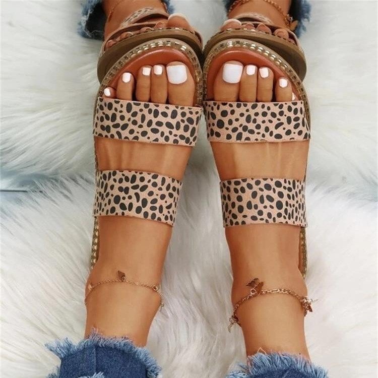 Chic Orthopedic Sandals with Unique Design