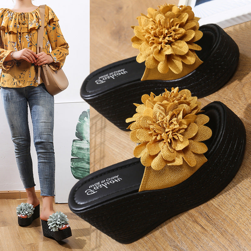 Chic Orthopedic Sandals with Unique Design