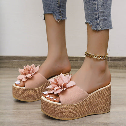 Graceful Orthopedic Sandals for Modern Look