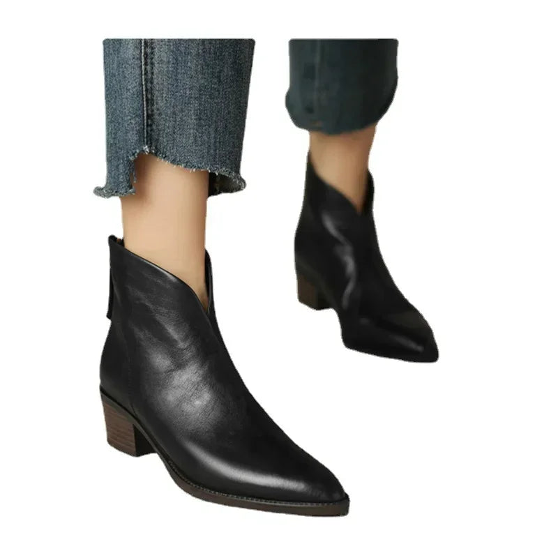 LM | Tapered ankle boot with block heel