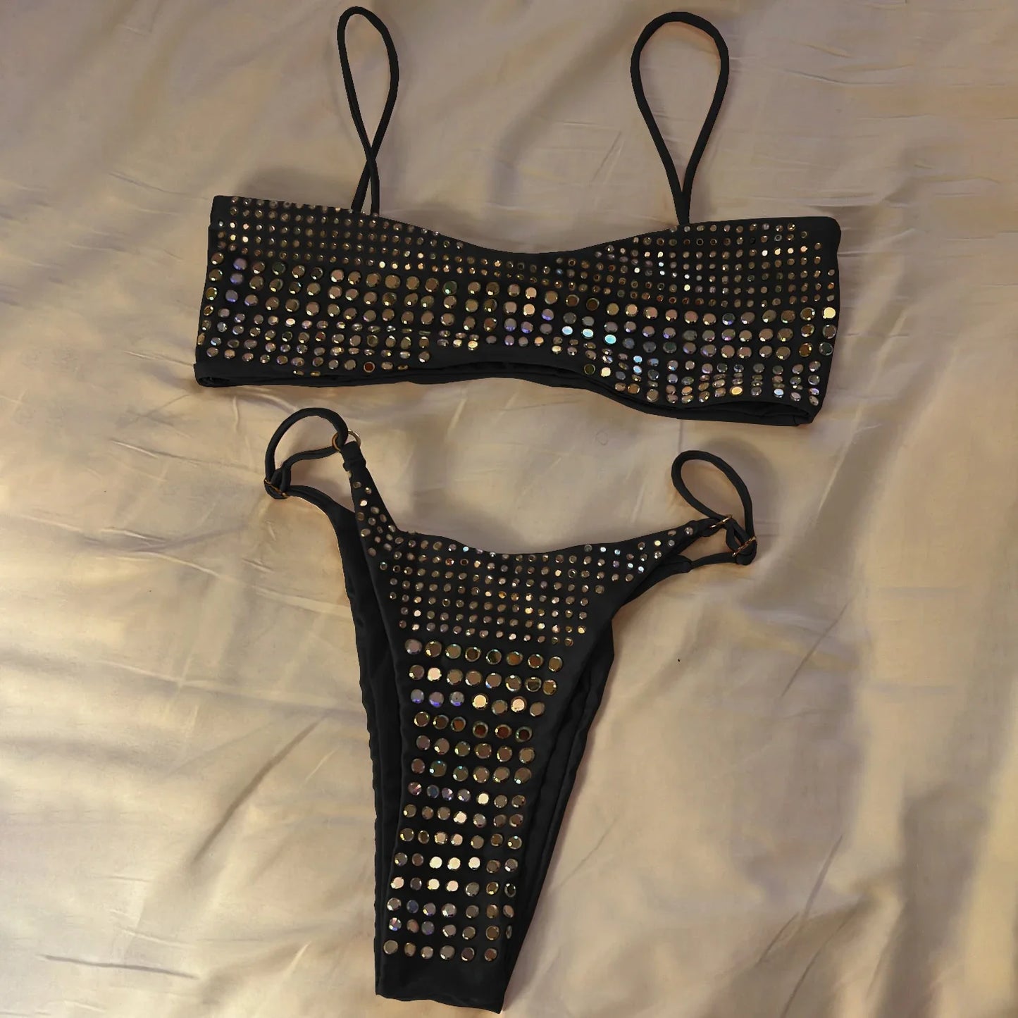 Effortlessly Bathing Suit With a Timeless Design