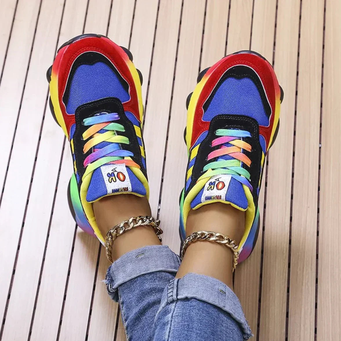LM | Cheeky and casual sneakers