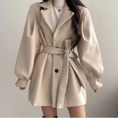 LM | Elegant ladies' jacket with belt