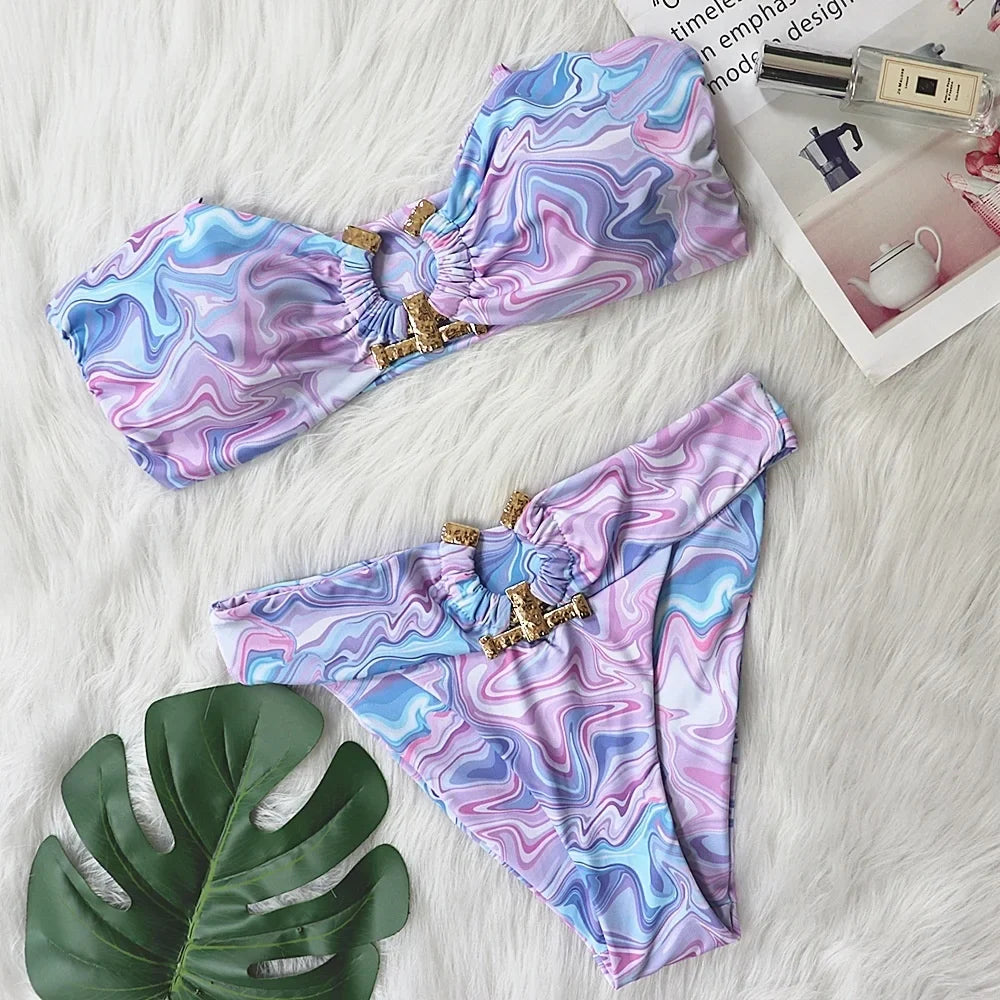 Effortlessly Bathing Suit With a Timeless Design