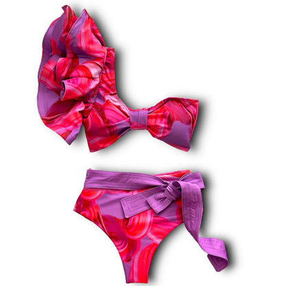 Beautifully Finished Bikini in a Timeless Design