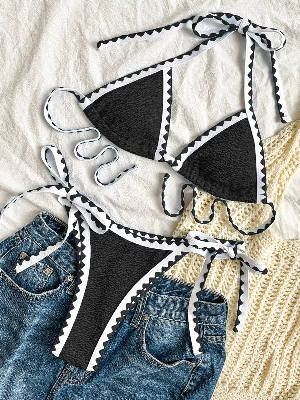 Casually Bikini With a Refined Edge